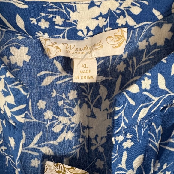 Weekend Suzanne Betro Blue and white sleeveless top - NWT - Picture 2 of 6